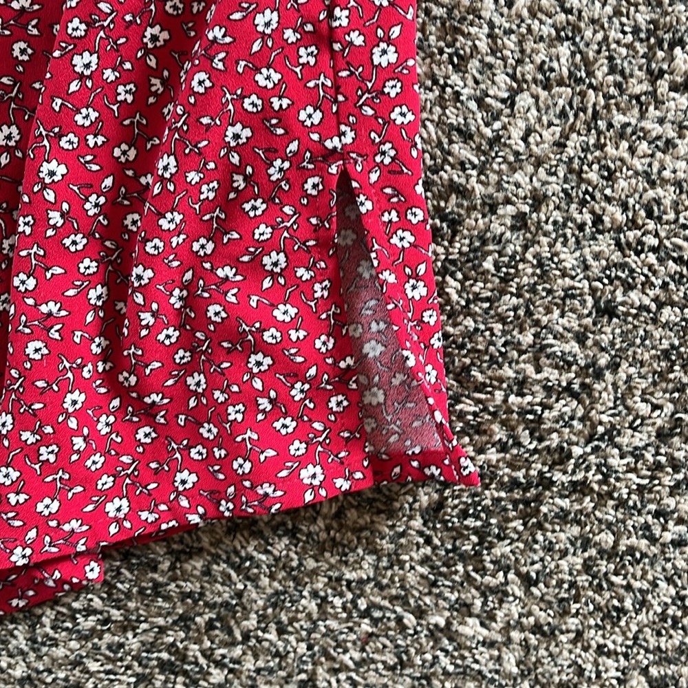Red and white flower mini skirt - Picture 4 of 5